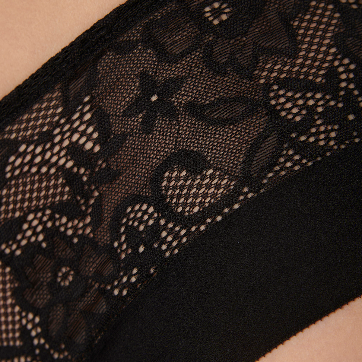 Triumph Vivid Spotlight - Black - 10210632-0004