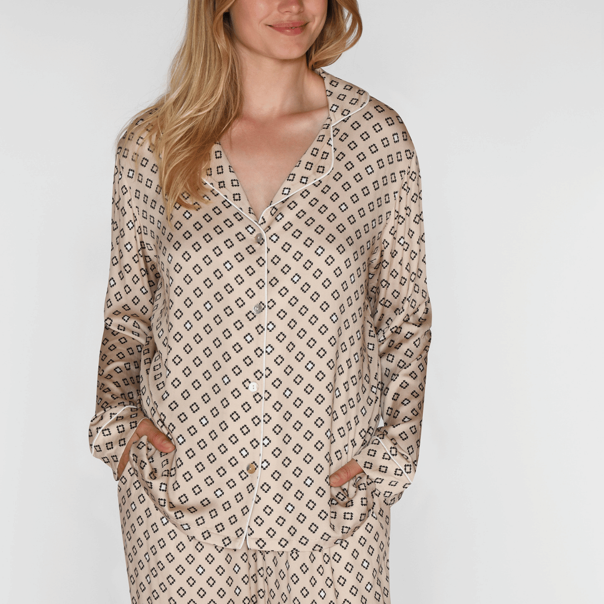 CCDK Josephine natskjorte, beige - 60742 - 1036 - Cement AOP.