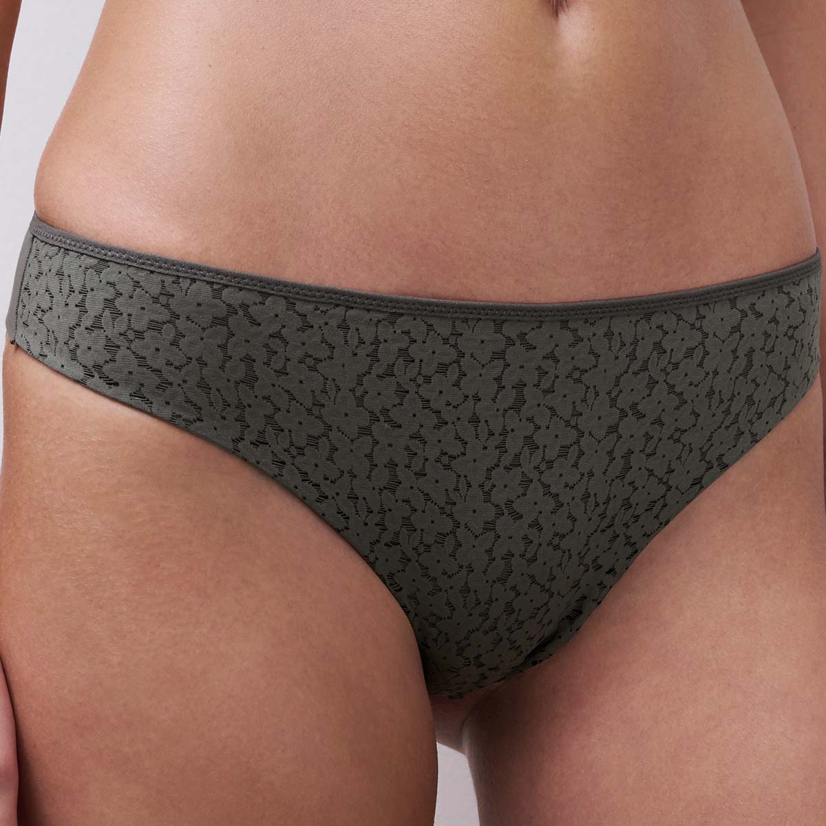 Chantelle EasyFeel Norah tanga trusse, grå - C13FG0 - 09W - Vert Argile