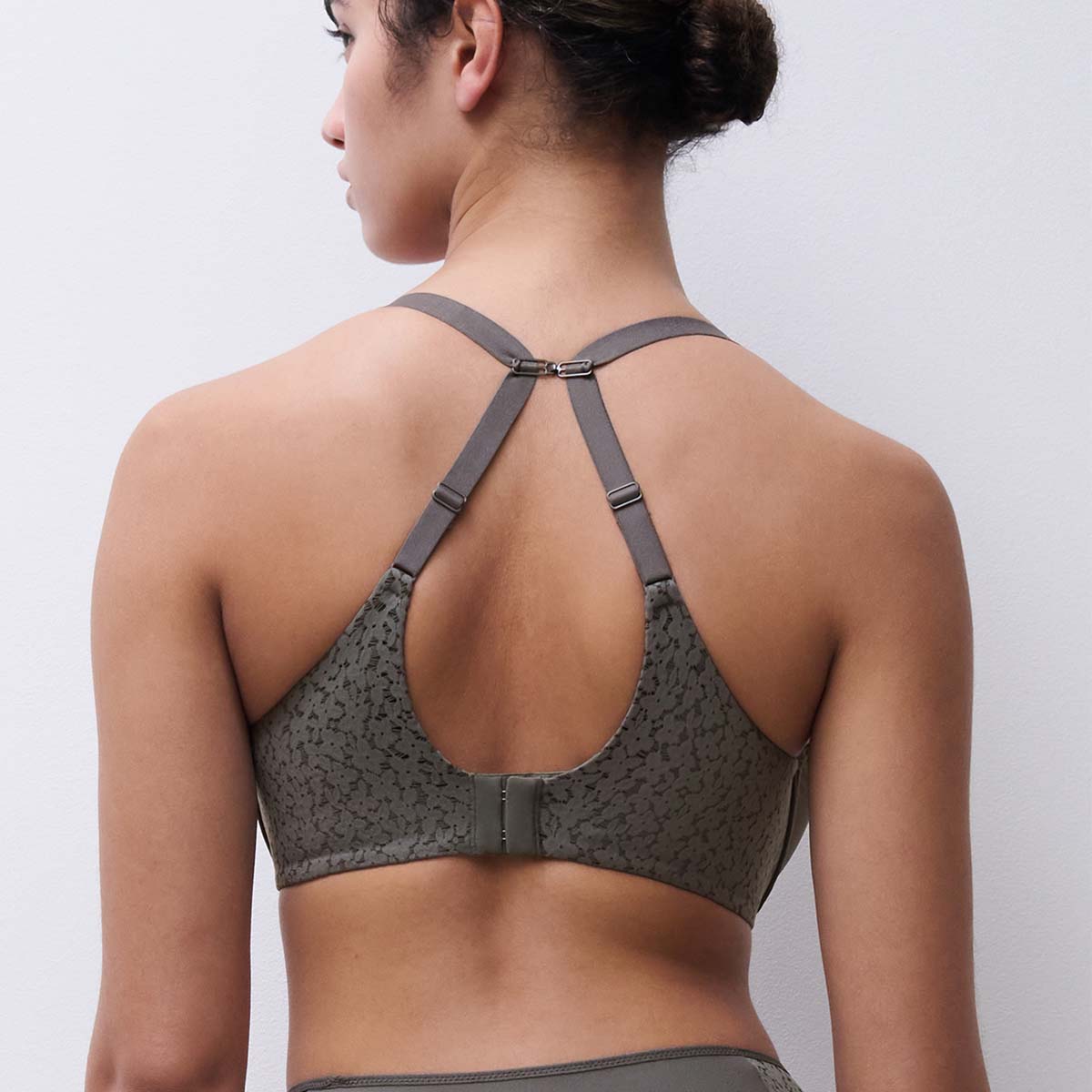 Chantelle EasyFeel Norah BH med vattering, grå - C13FN0 - 09W - Vert Argile