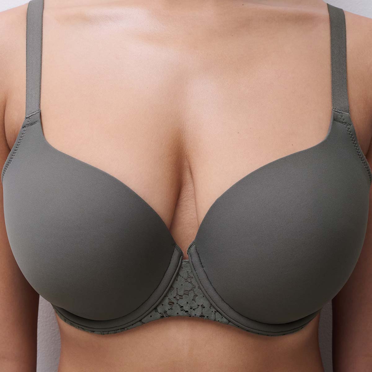Chantelle EasyFeel Norah BH med vattering, grå - C13FN0 - 09W - Vert Argile