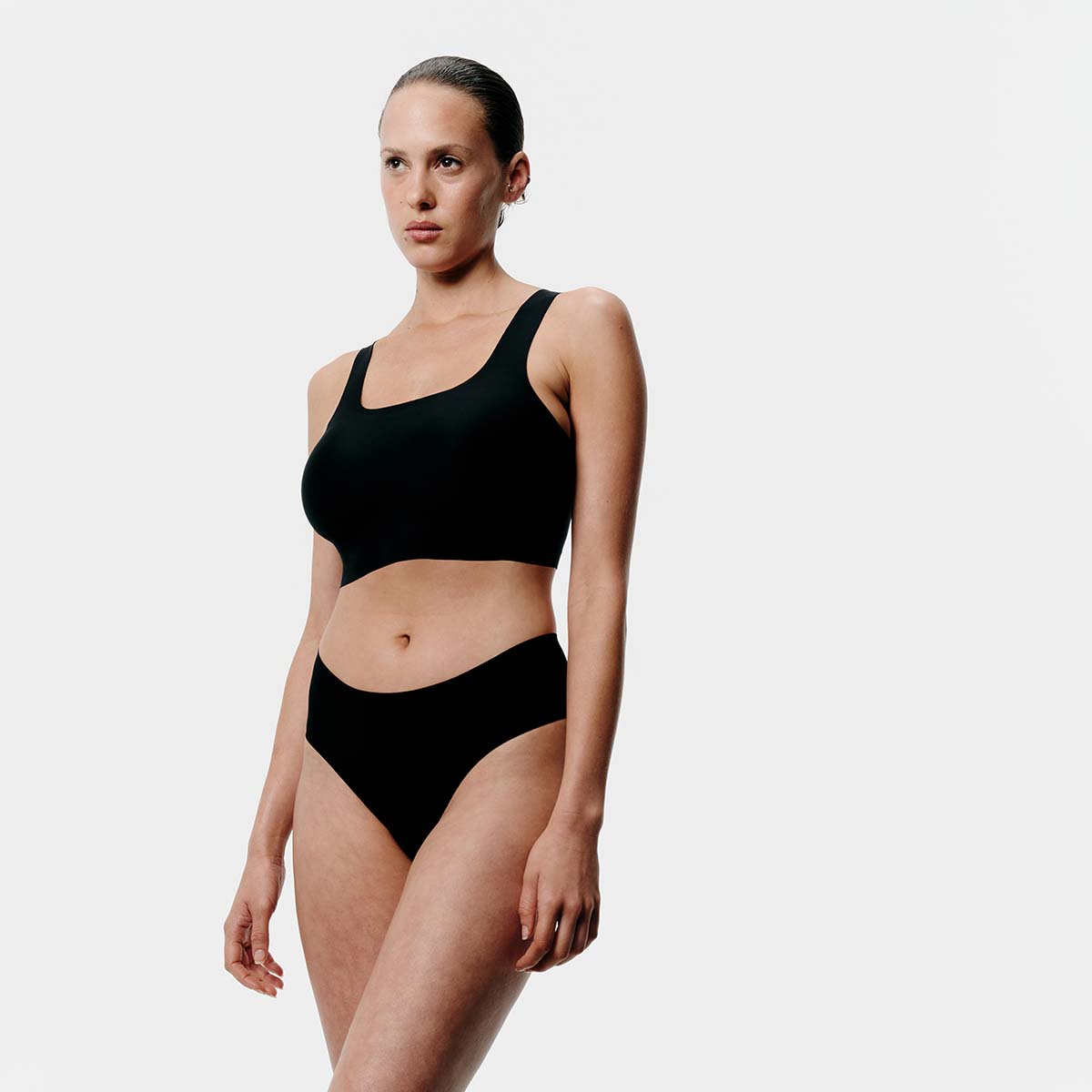 Chantelle SoftStretch Power Scoop top, sort - C26BQ2 - 011 - Black