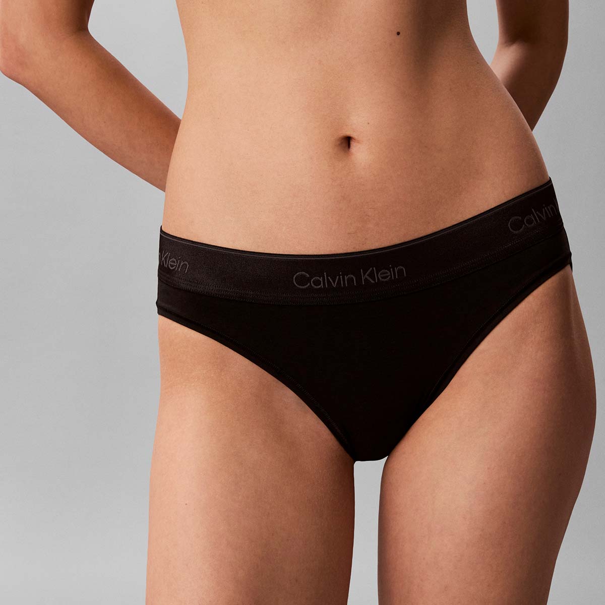 Calvin Klein Icon tai trusse, sort - LV00QF8827 - UB1 - Black