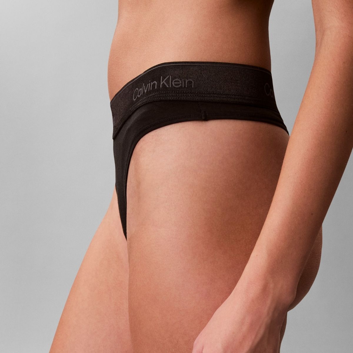 Calvin Klein Icon g-streng, sort - LV00QF8826 - UB1 - Black