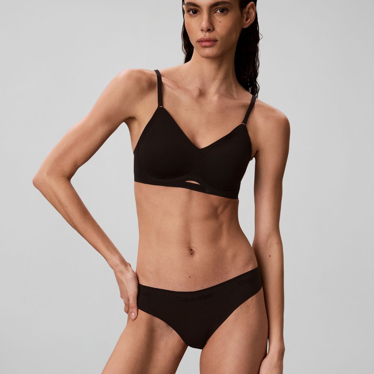Calvin Klein Invisibles bralette BH, sort - LV00QF8978 - UB1 - Black