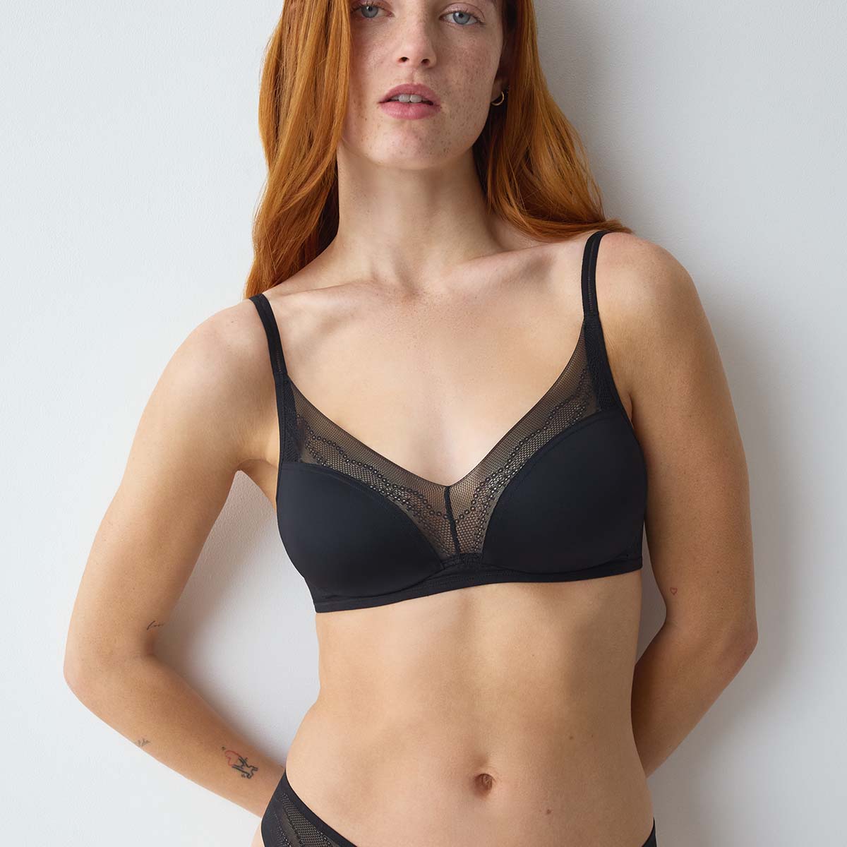 Triumph Breathe And Lift Smart BH uden bøjle, sort - 10226333 - 0004 - Black