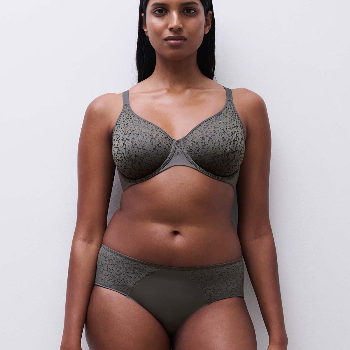 Chantelle EasyFeel Norah BH med bøjle, grå - C13F10 - 09W - Vert Argile